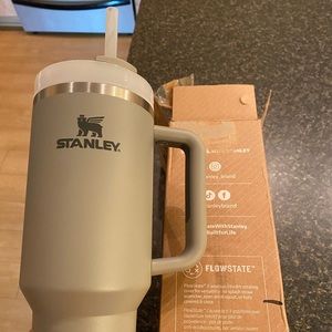 Stanley The Quencher H2.0 Flowstate Tumbler 40 oz color: Flint